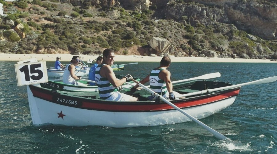 Regata de Aiolas volta a animar a Baía de Sesimbra