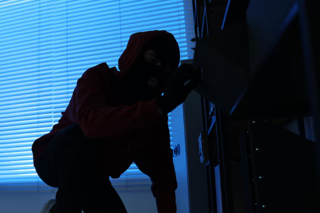 Homem apanhado em flagrante a roubar eletricidade para minerar criptomoedas no Bombarral