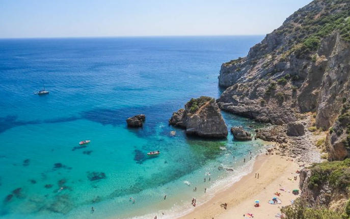 Praias da Arrábida poderão ser acessíveis por barco a partir de 2027