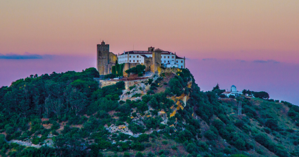 Palmela onde o tempo abranda e a paisagem conquista
