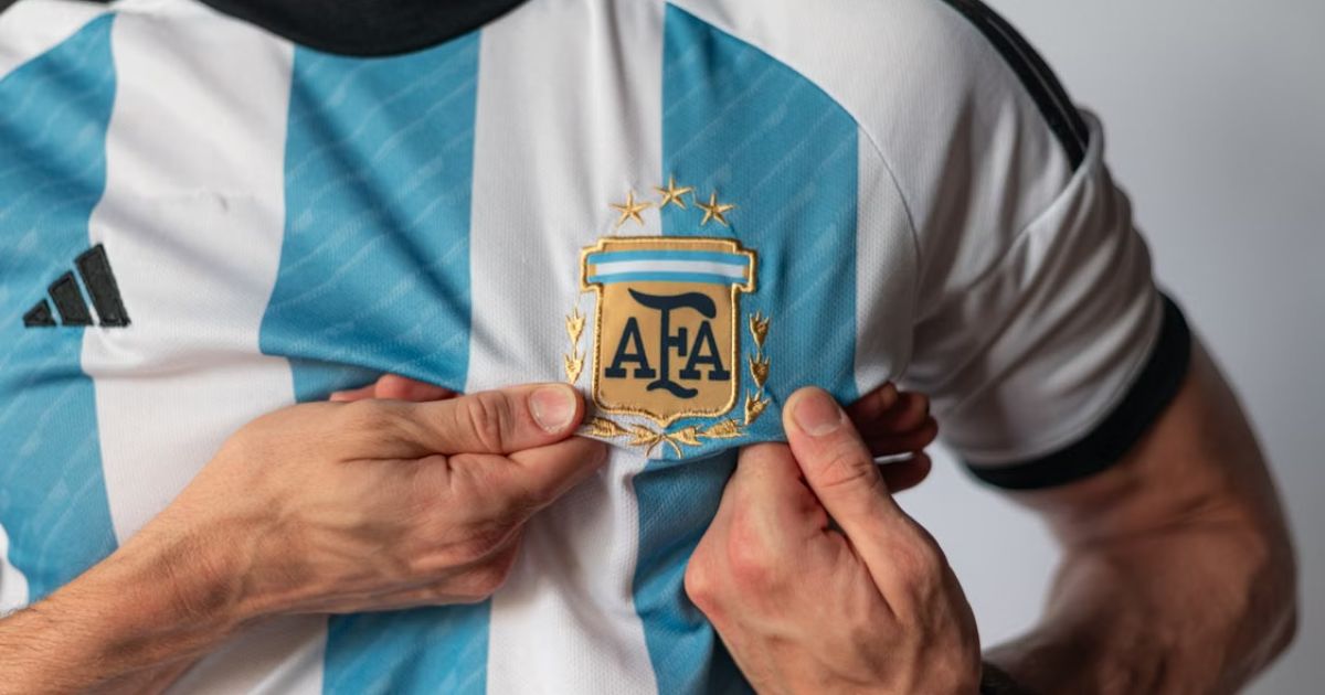 Argentina vence Inglaterra e vai defrontar Espanha na final do Mundial 2026