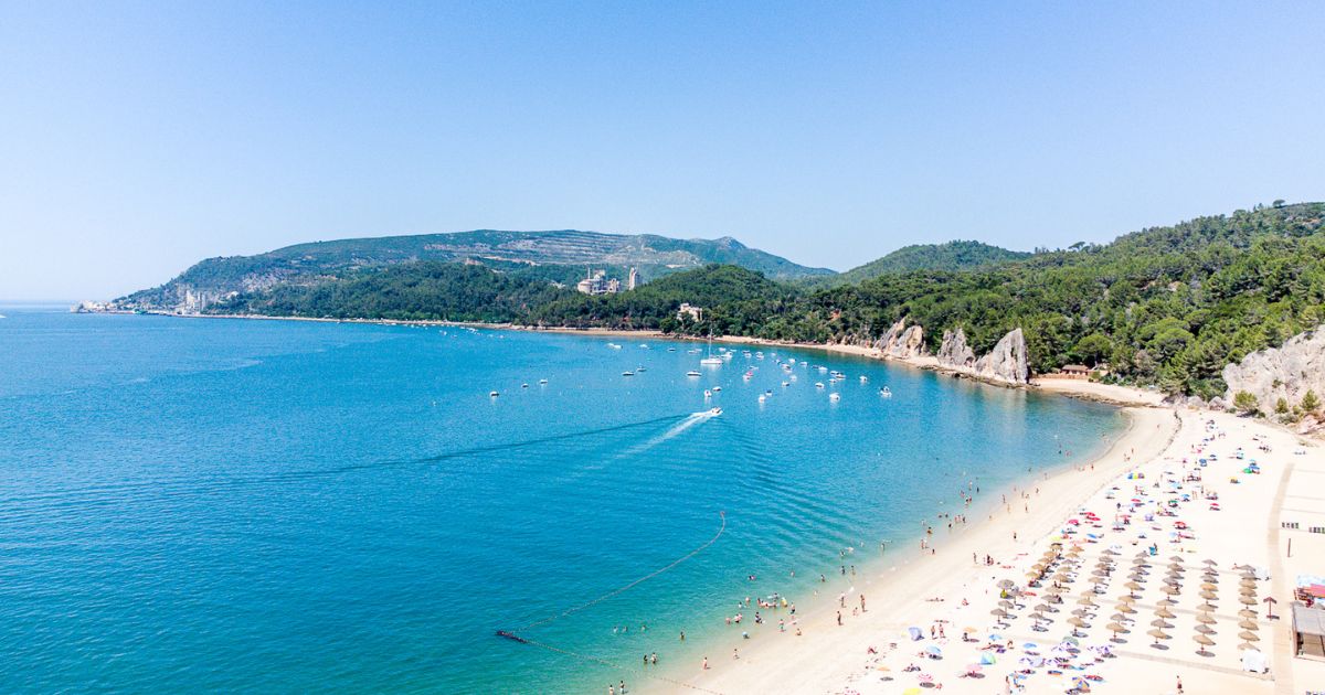 Praias da Arrábida em Setúbal: públicas ou privadas?