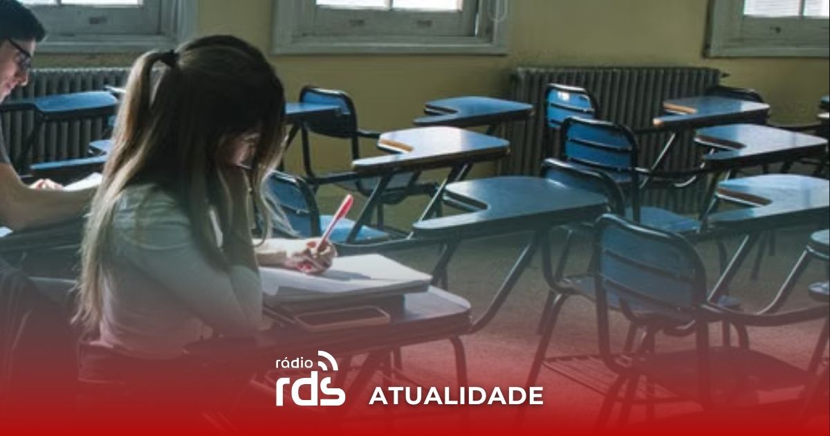 Obras por concluir adiam início das aulas para alunos em Almada
