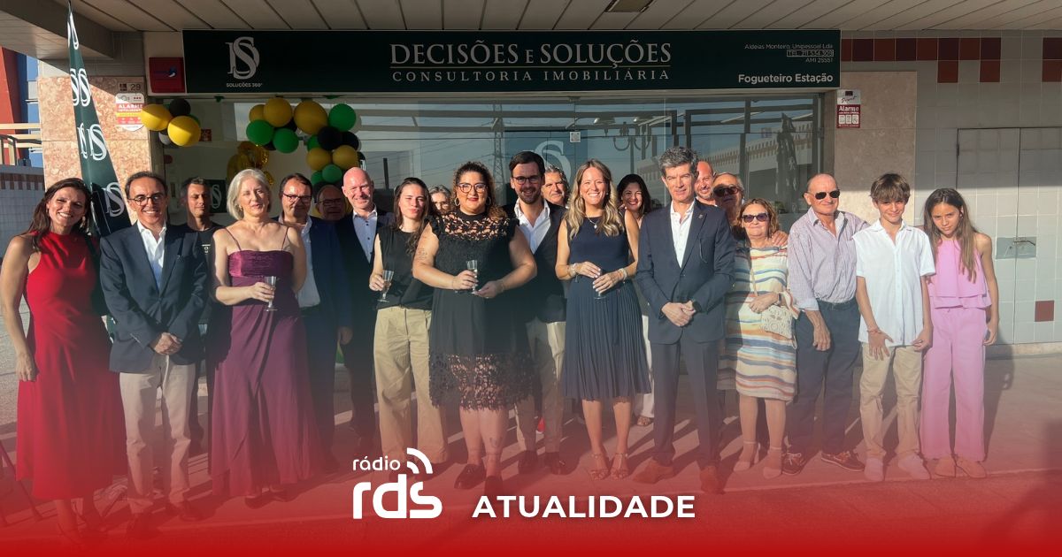 Casal regressou da emigração para abrir a DS Fogueteiro Estação. Um ano depois, celebram com clientes, parceiros e a Câmara do Seixal.