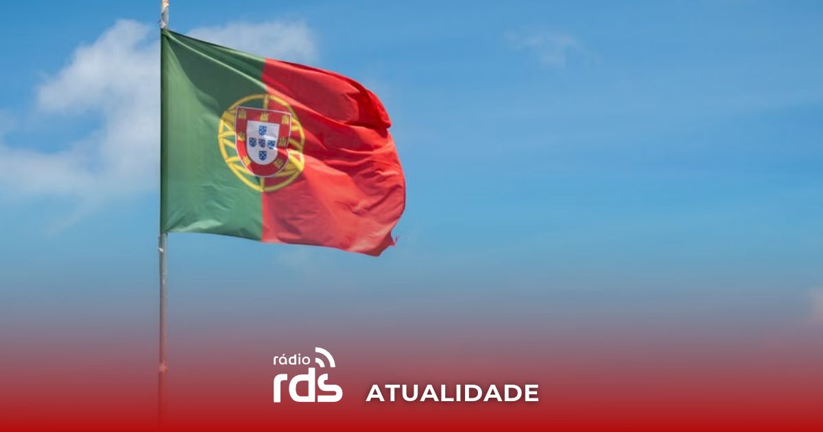 Vista para a bandeira portuguesa