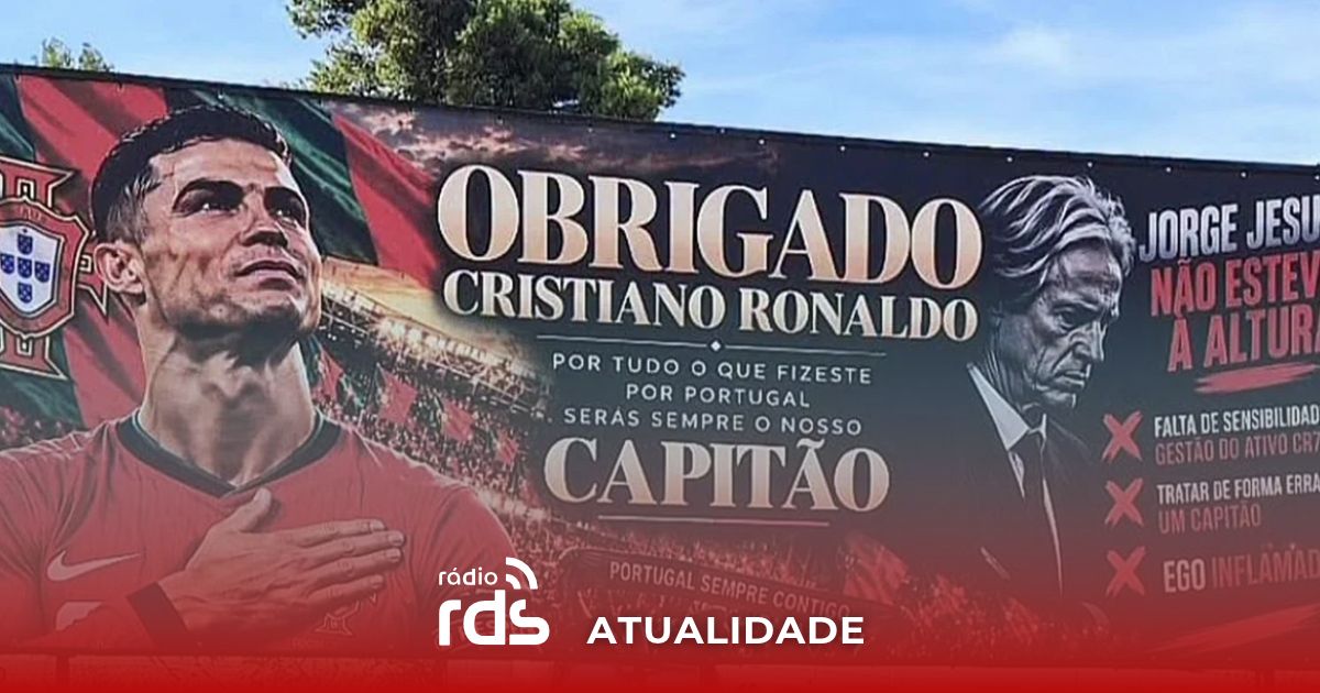 Outdoor junto à Segunda Circular em Lisboa com mensagem de apoio a Cristiano Ronaldo